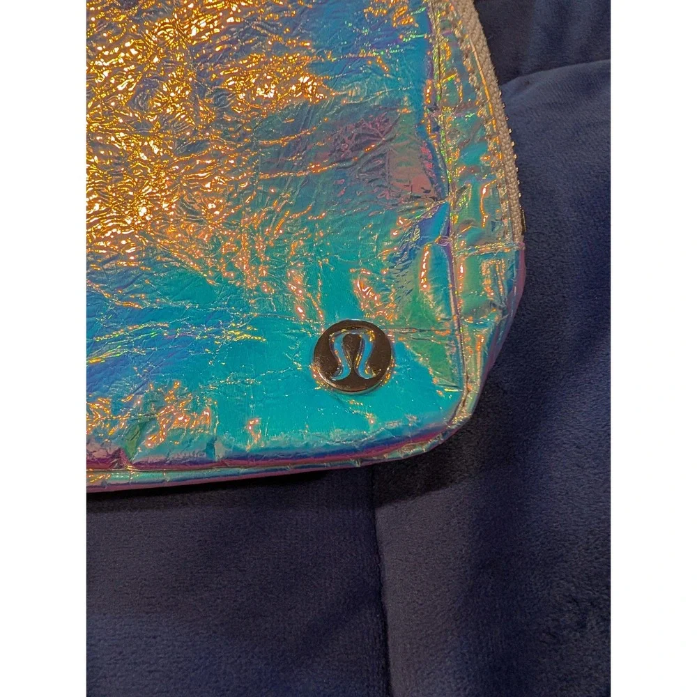 Lululemon Everywhere Belt Bag Women 1L Iridescent Holographic Crinkle Crossbody